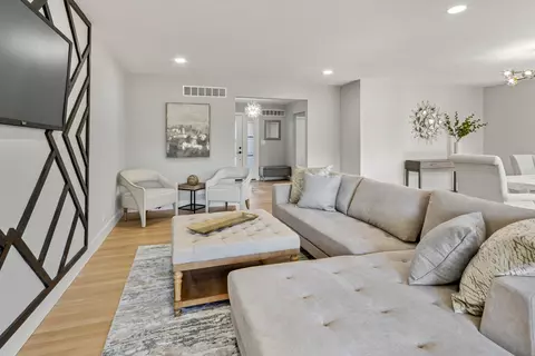 Living - 240 Longfellow Dr, Wheaton, IL 60189 photo 5 of 6