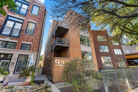 933 W George St #1N, Chicago, IL 60657