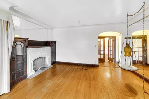 1633 E 84th Pl, Chicago, IL 60617 photo 4