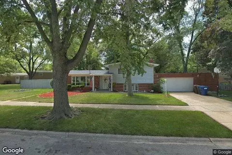 830 W Terrace Dr, Glenwood, IL 60425