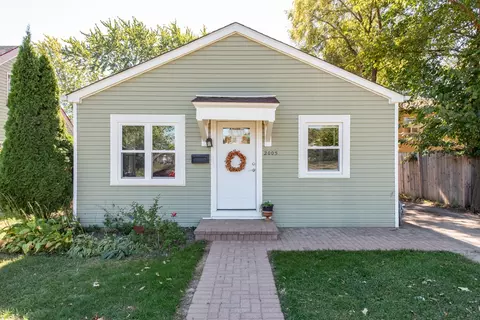 2005 9th Pkwy, Waukegan, IL 60085