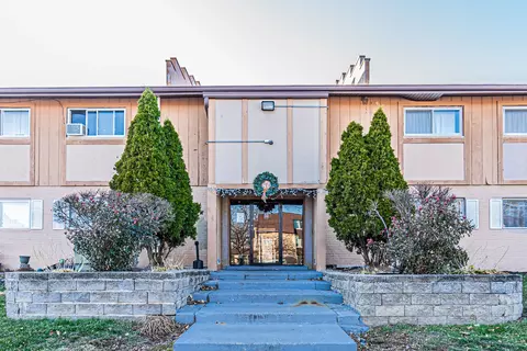 880 E Old Willow Rd #269, Prospect Heights, IL 60070