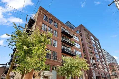 215 N Aberdeen St #304B, Chicago, IL 60607