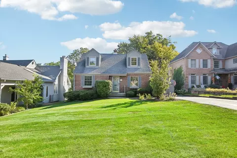 263 Holmes Ave, Clarendon Hills, IL 60514