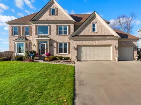 1666 Eagle Brook Dr, Geneva, IL 60134