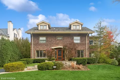 235 Leicester Rd, Kenilworth, IL 60043