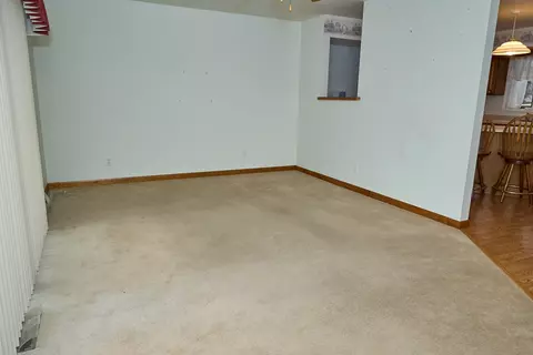 Living - 1522 1st St, Peru, IL 61354 photo 2 of 4