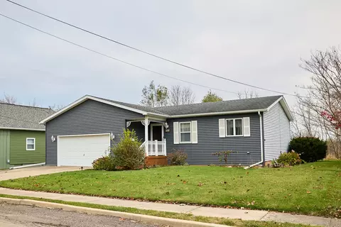 1522 1st St, Peru, IL 61354