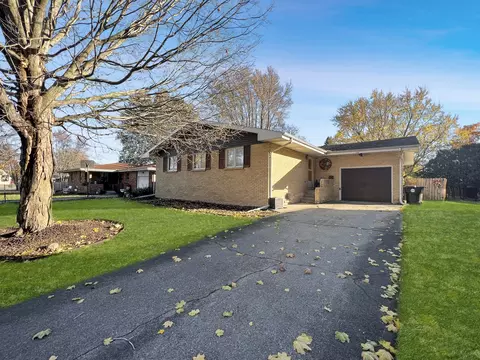 590 Hazelcrest Dr, Rantoul, IL 61866