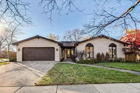 802 Prairie Lawn Rd, Glenview, IL 60025