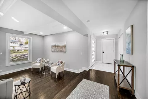 Entry Way - 16 W Bailey Rd, Naperville, IL 60565 photo 1 of 3