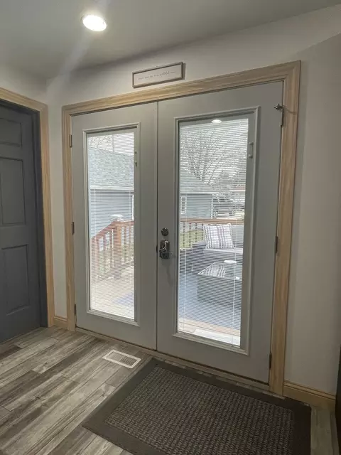 Entry Way - 504 E 9th St, Rock Falls, IL 61071 photo 4 of 4