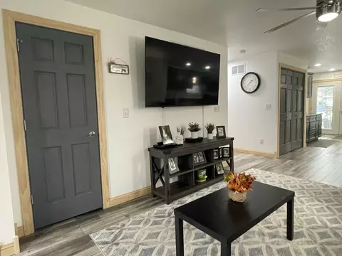 Entry Way - 504 E 9th St, Rock Falls, IL 61071 photo 3 of 4