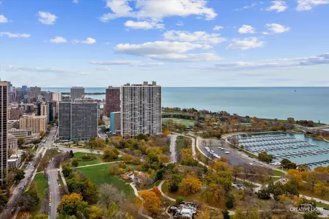2800 N Lake Shore Dr #2101, Chicago, IL 60657