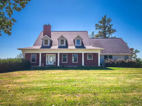 15648 Murphy Rd, Winnebago, IL 61088