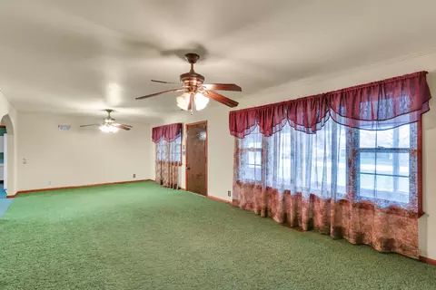 601 S David St, Sidney, IL 61877 photo 6