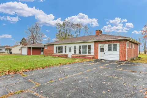 601 S David St, Sidney, IL 61877 photo 2