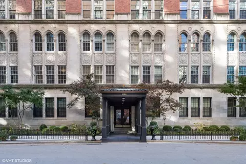 1320 N State St #2B, Chicago, IL 60610