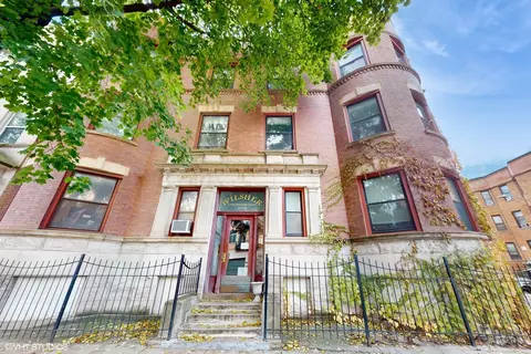 921 W Sheridan Rd #1, Chicago, IL 60613