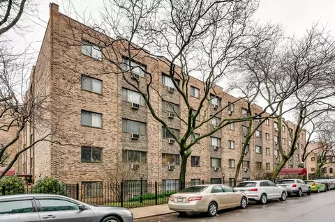 611 W Patterson Ave #512, Chicago, IL 60613
