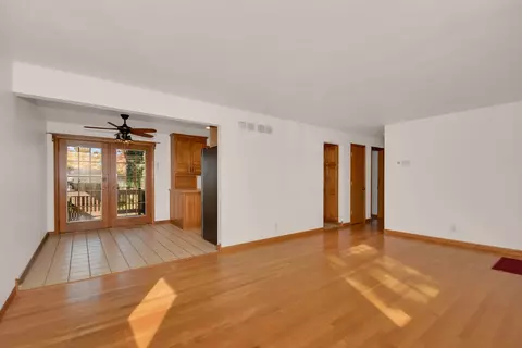 Living - 1110 Pine Bluff Rd, Morris, IL 60450 photo 4 of 4