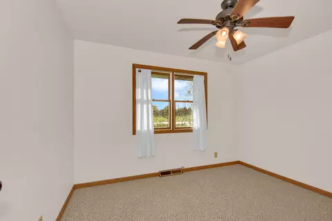Bedroom - 1110 Pine Bluff Rd, Morris, IL 60450 photo 4 of 4
