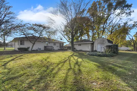 Exterior - 1110 Pine Bluff Rd, Morris, IL 60450 photo 3 of 4