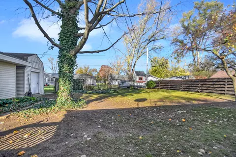 Exterior - 1110 Pine Bluff Rd, Morris, IL 60450 photo 2 of 4