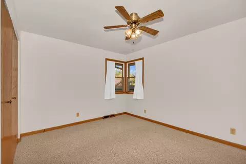 Bedroom - 1110 Pine Bluff Rd, Morris, IL 60450 photo 2 of 4