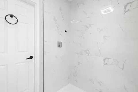Bath - 7034 S Wallace St, Chicago, IL 60621 photo 3 of 4