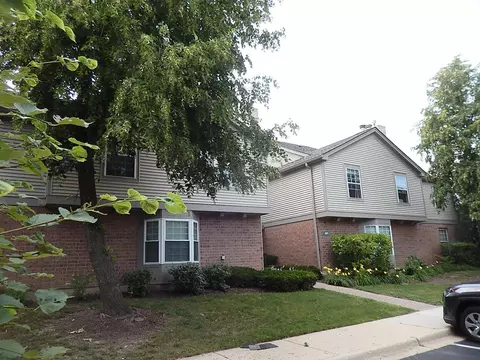 109 White Oak Ct #5, Schaumburg, IL 60195