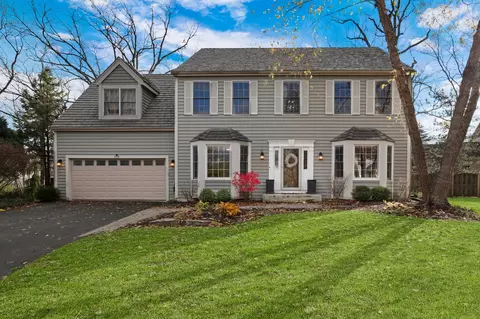 739 Williamsburg Ave, Gurnee, IL 60031