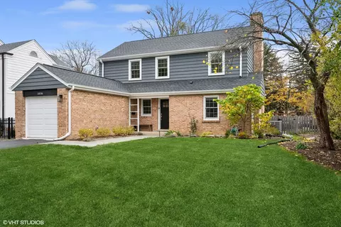 1036 Cherokee Rd, Wilmette, IL 60091
