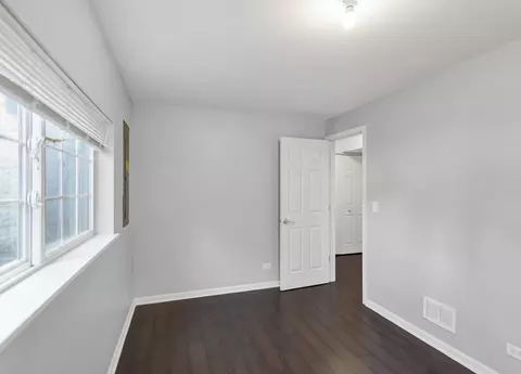 Bedroom - 763 Thornbury Ct #102-3, Bartlett, IL 60103 photo 3 of 3