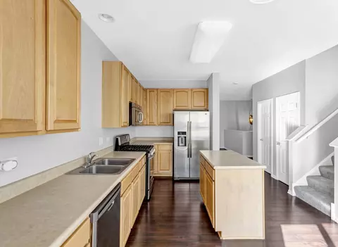 Kitchen - 763 Thornbury Ct #102-3, Bartlett, IL 60103 photo 1 of 2
