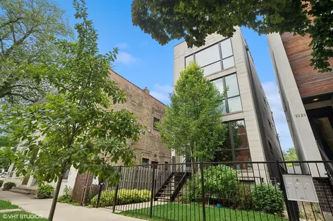 2125 N Mozart St #1, Chicago, IL 60647