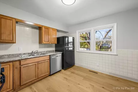 Kitchen - 4814 Willow Ln, Mchenry, IL 60050 photo 1 of 2