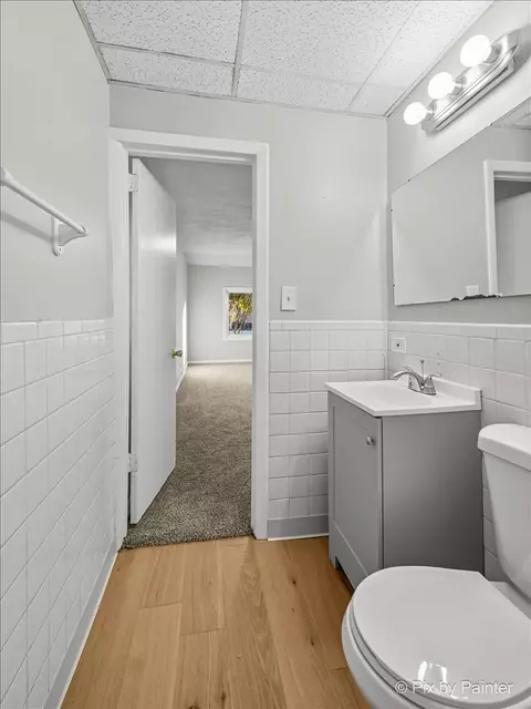 Bath - 4814 Willow Ln, Mchenry, IL 60050 photo 2 of 2