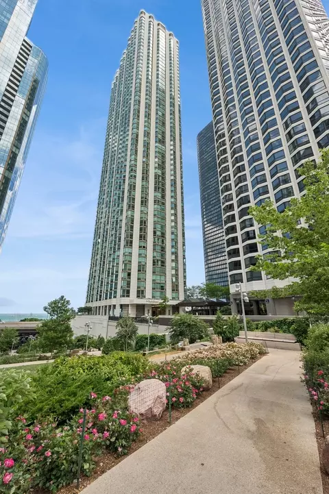 195 N Harbor Dr #1009, Chicago, IL 60601