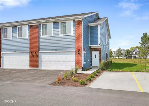 1071 Gillespie Ln, Yorkville, IL 60560