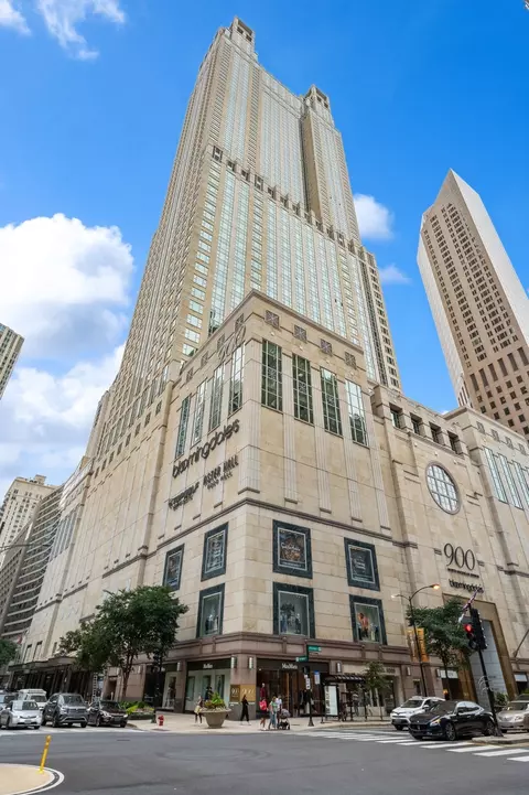 132 E Delaware Pl #6202, Chicago, IL 60611
