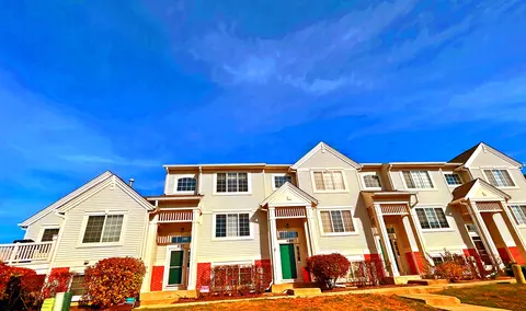 697 S Parkside Dr #697, Round Lake, IL 60073