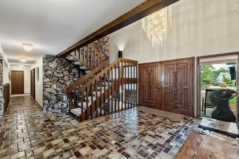 Entry Way - 3 Split Rail, Lemont, IL 60439 photo 1 of 2