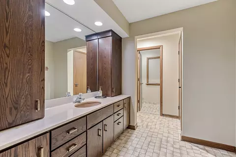 Bath - 3 Split Rail, Lemont, IL 60439 photo 1 of 4
