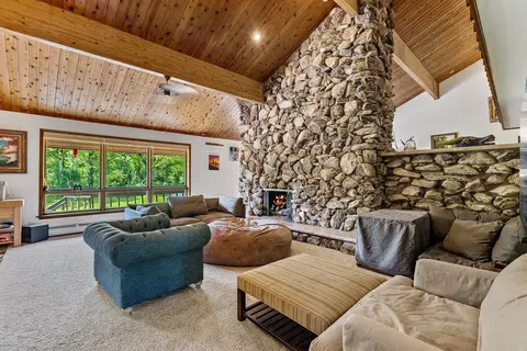 Living - 3 Split Rail, Lemont, IL 60439 photo 3 of 7