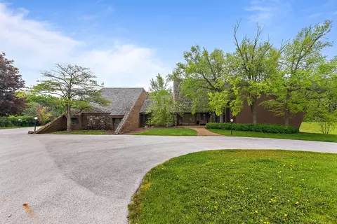 Exterior - 3 Split Rail, Lemont, IL 60439 photo 2 of 5