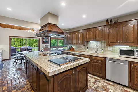 Kitchen - 3 Split Rail, Lemont, IL 60439 photo 3 of 3