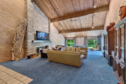 Living - 3 Split Rail, Lemont, IL 60439 photo 1 of 7