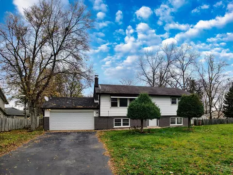 1445 Vincennes St, Crete, IL 60417