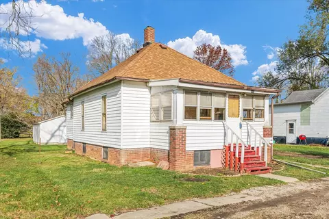 448 E Bowyer St, Bement, IL 61813